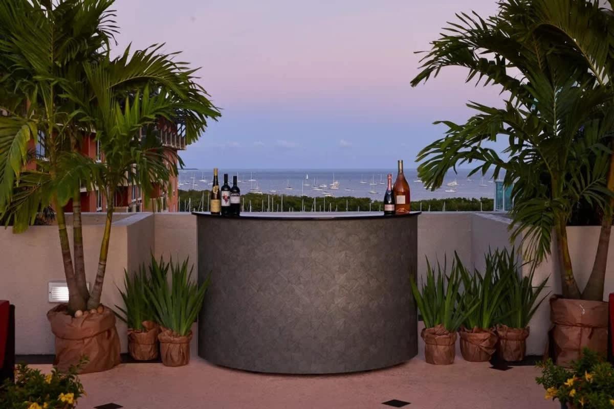 Appartamento Mvr - Poolside Bliss W-skyline Views-book Now