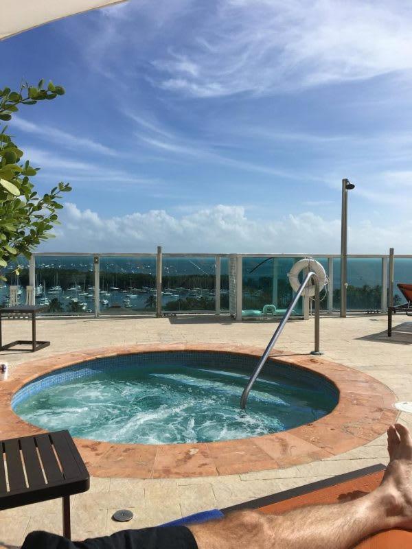 Mvr - Poolside Bliss W-skyline Views-book Now Appartamento Miami